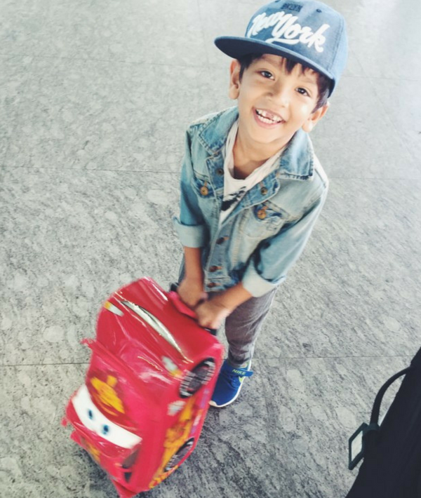 181106-travel-airport-kids-holidays.png