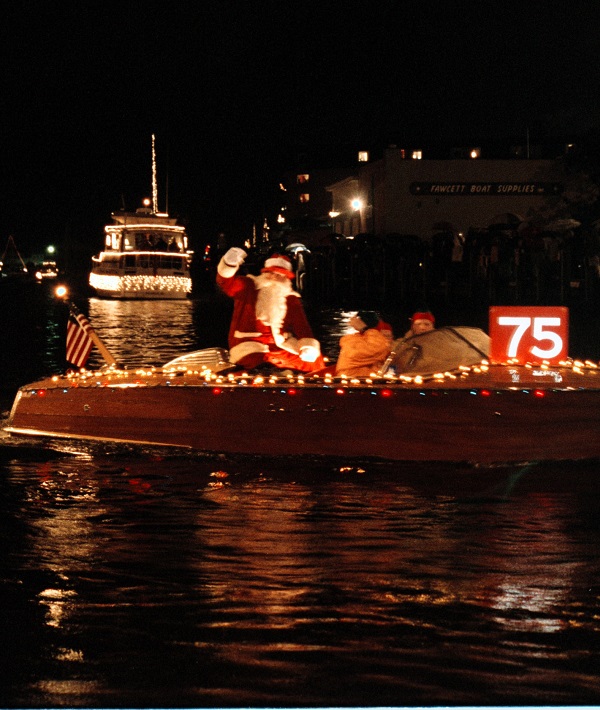 SLUG--AA/PARADE--DATE-12/8/2001--LOCATION-City Dock, Annapol