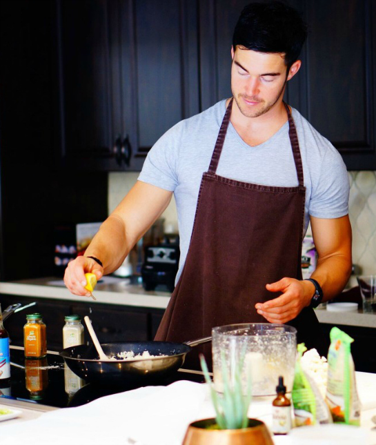 188897-new-years-resolutions-keep-cook-home.jpg