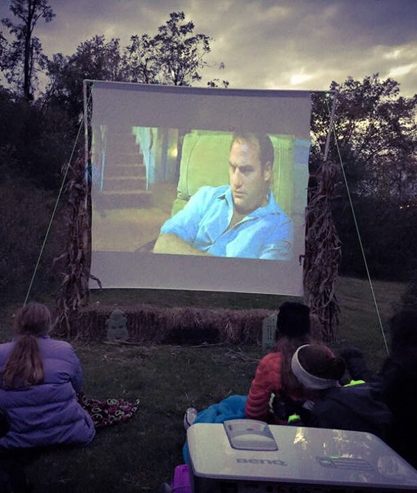189324-outdoor-movie-night.jpg