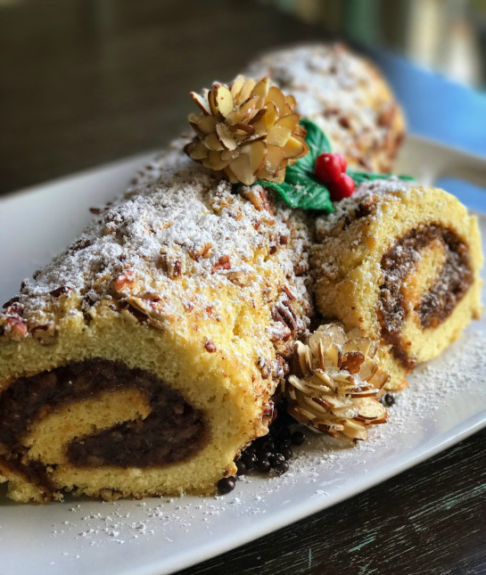 189656-foods-avoid-holidays-yule-log.jpg