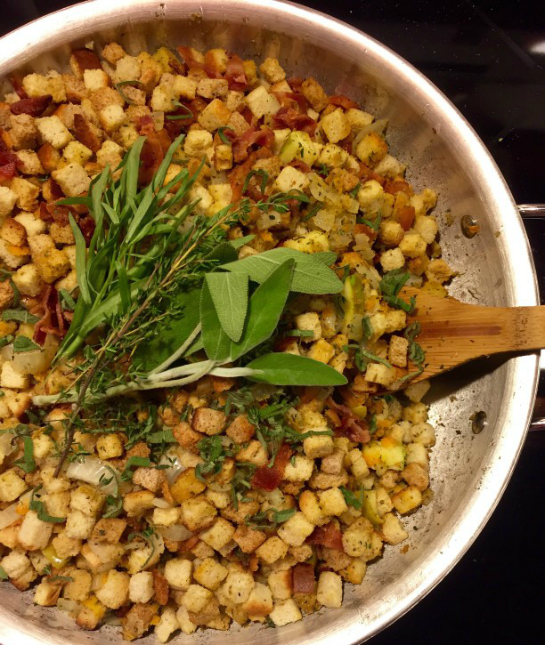 189662-foods-avoid-holidays-sausage-stuffing.jpg
