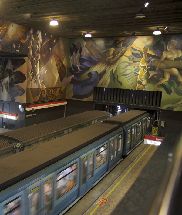 Universidad de Chile Metro Station, mural art.