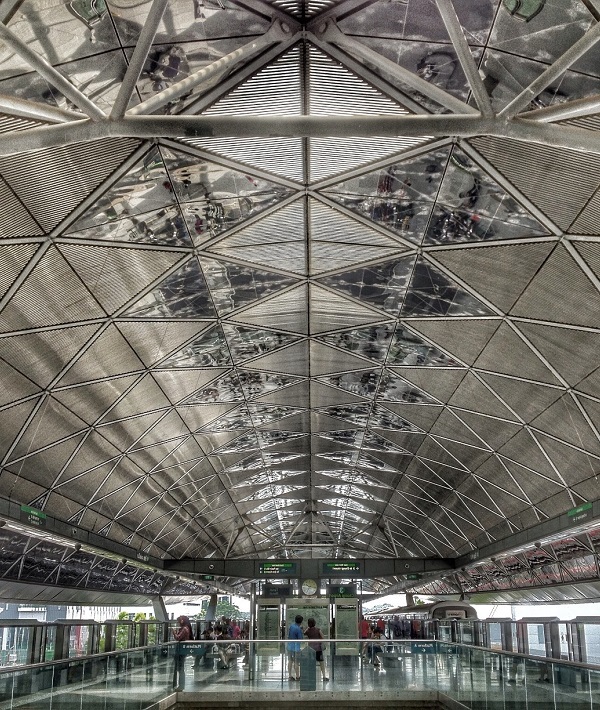 190173-expo-mrt-station-singapore.jpg