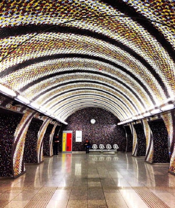 190175-szent-gellert-ter-metro-station.jpg