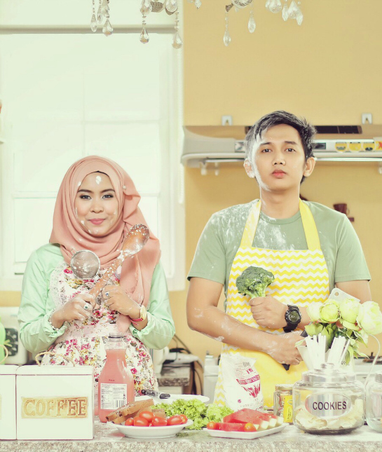 190499-new-years-resolutions-couples-cook-together.jpg