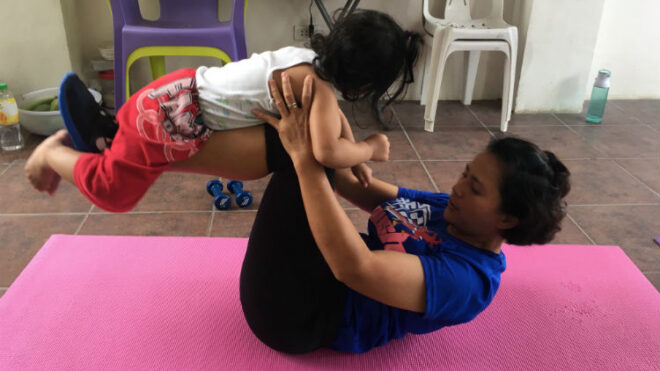 mom-kid-yoga