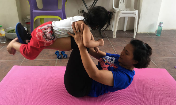 mom-kid-yoga