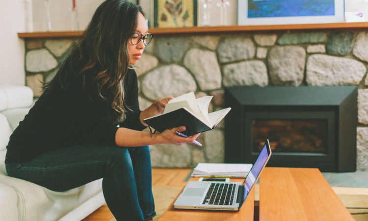 woman-using-laptop