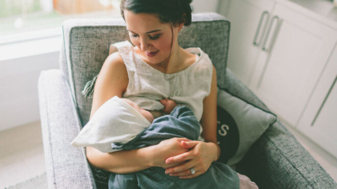 mom-breastfeeding-girl