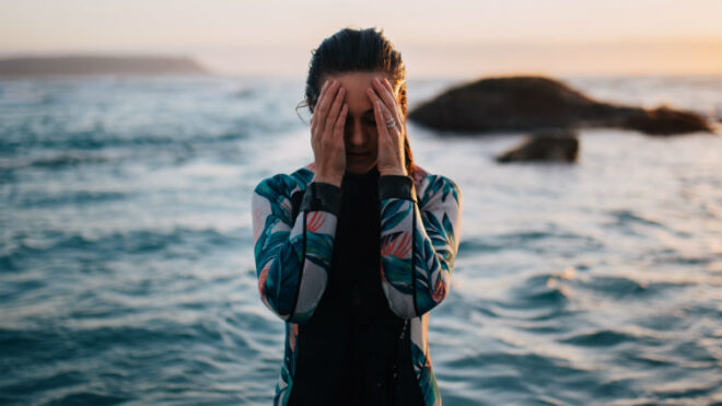 woman-sad-ocean