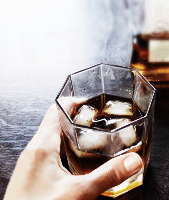 198248-reverse-aging-moderate-drinking.jpg
