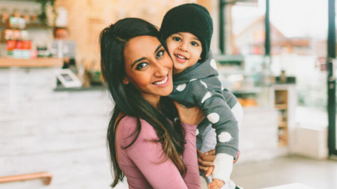 mom-toddler-smiling