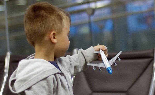 airport-boy