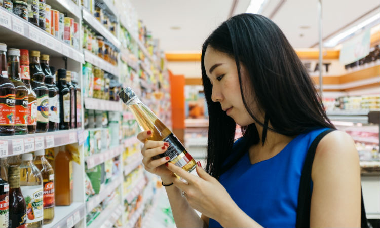 woman-grocery-store