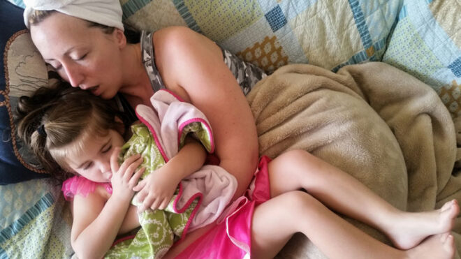 mom-sleeping-child