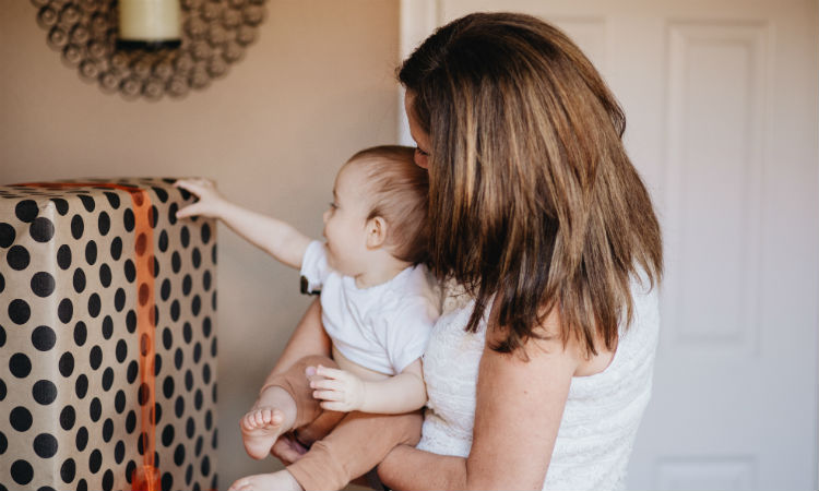 woman-baby-present