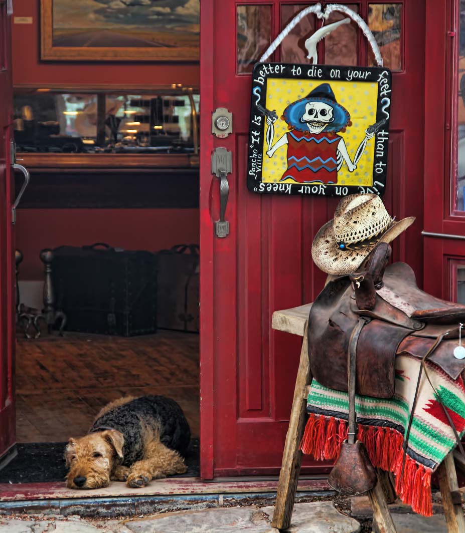 207708-this-photo-was-taken-of-a-shop-in-madrid-new-mexico_t20_4.jpg