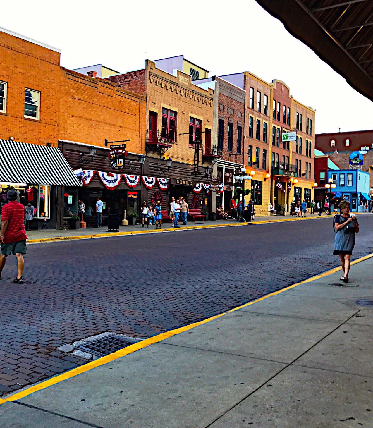 207724-downtown-deadwood-south-dakota_t20_9l9ngk-1.jpg