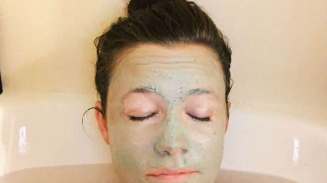 face-mask-and-a-bath_t20_kjyjv3