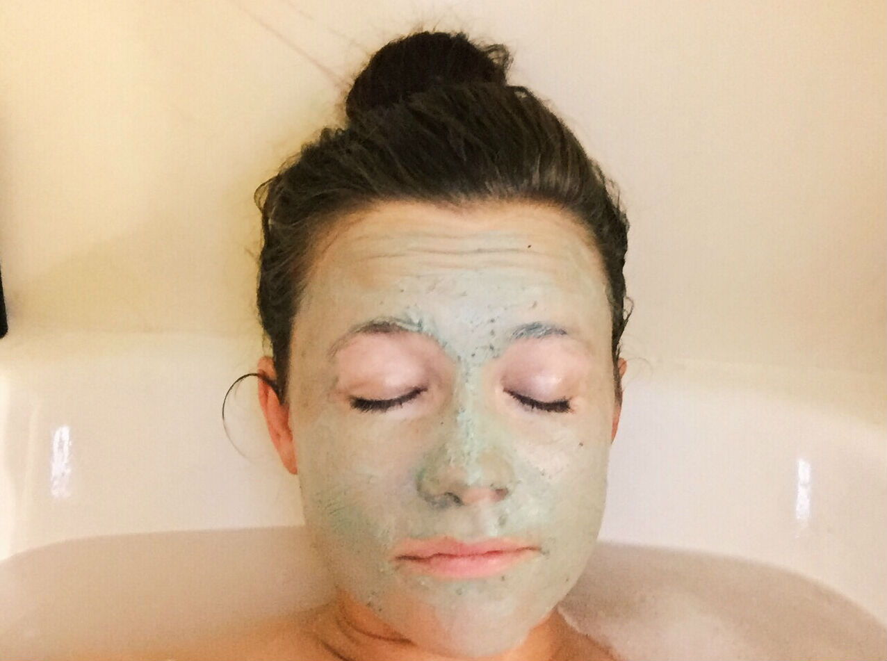 face-mask-and-a-bath_t20_kjyjv3