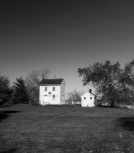208435-shaker-village-of-pleasant-hill-in-harrodsburg-ky_t20_6dp.jpg