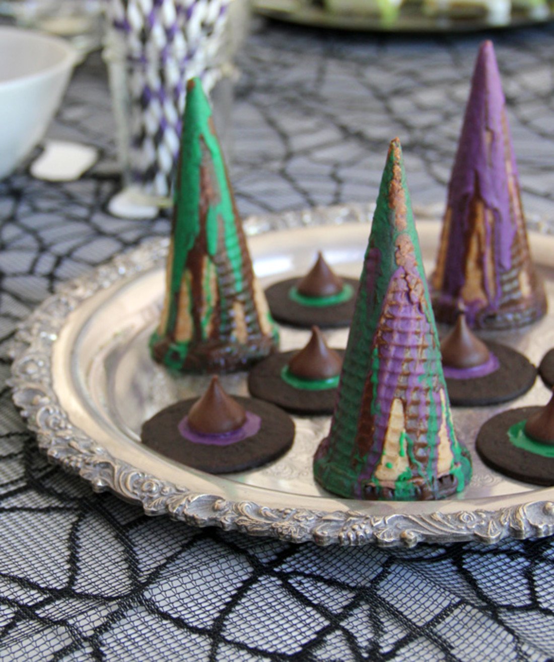 21005-witchhat1.jpg