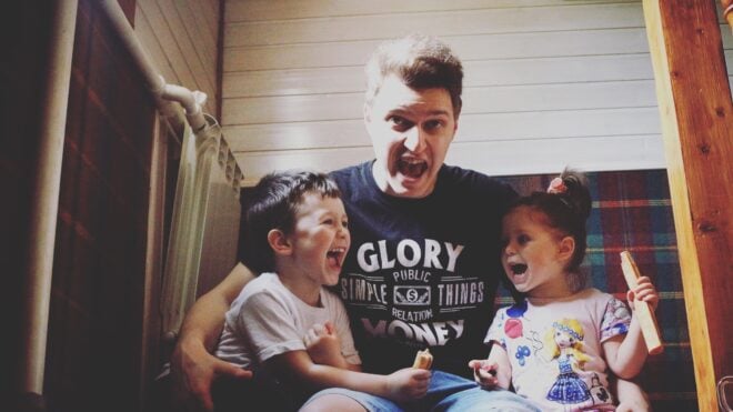 joy-family-son-children-daughter-funny-father-kids-laughing_t20_6lppvo