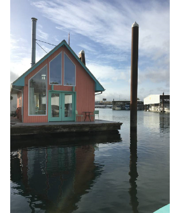 217782-oregon-portland-unique-romantic-and-fun-floating-house.png