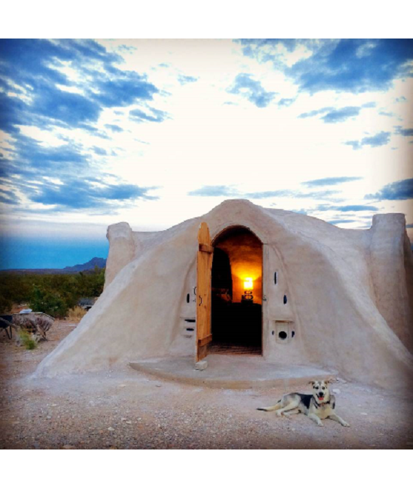 217795-texas-kerlingua-off-grid-adobe-dome-in-the-desert.png