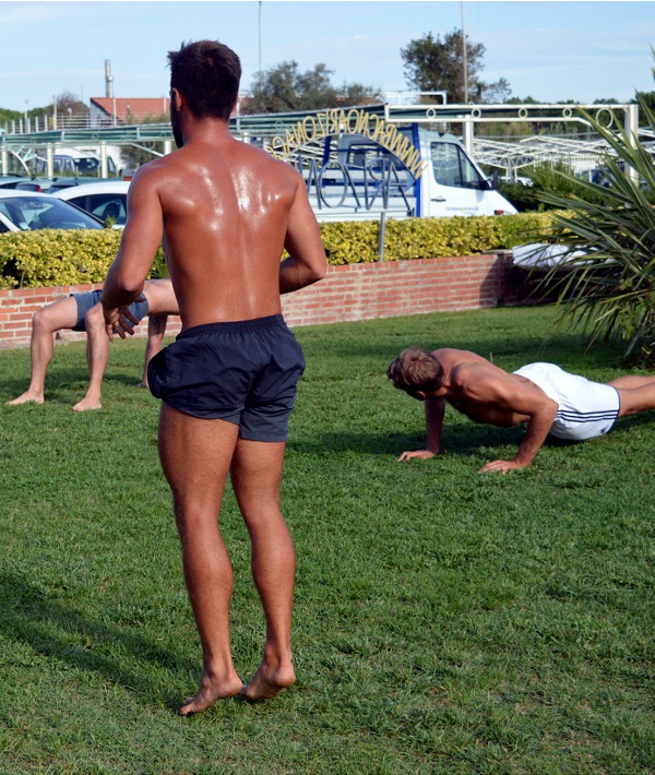 219339-functional-training-grass-guys-summer-jump-outdoor-sweati.jpg