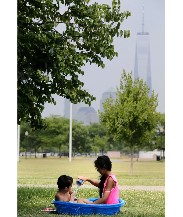Hot Weather New Jersey, Jersey City, USA - 01 Jul 2018