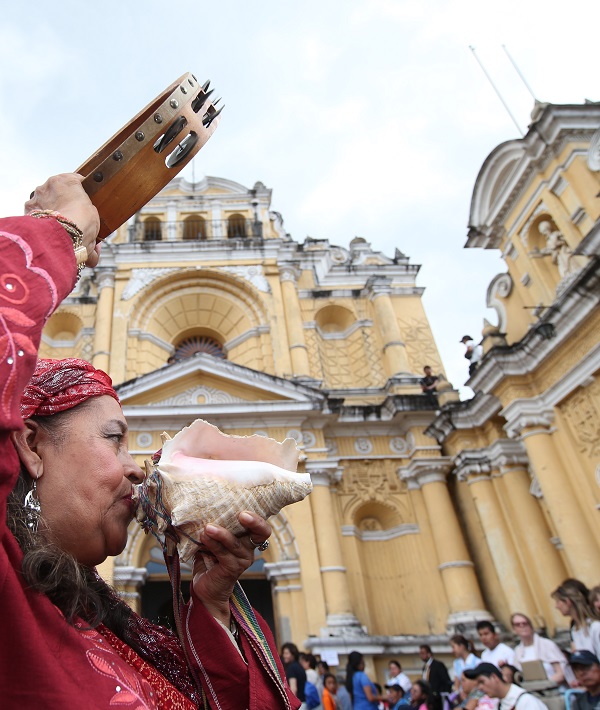 Easter Sunday procession of a Jesus Christ float by the San Pedro Brotherhood, Antigua Guatemala, Guatemala - 1st April 2018