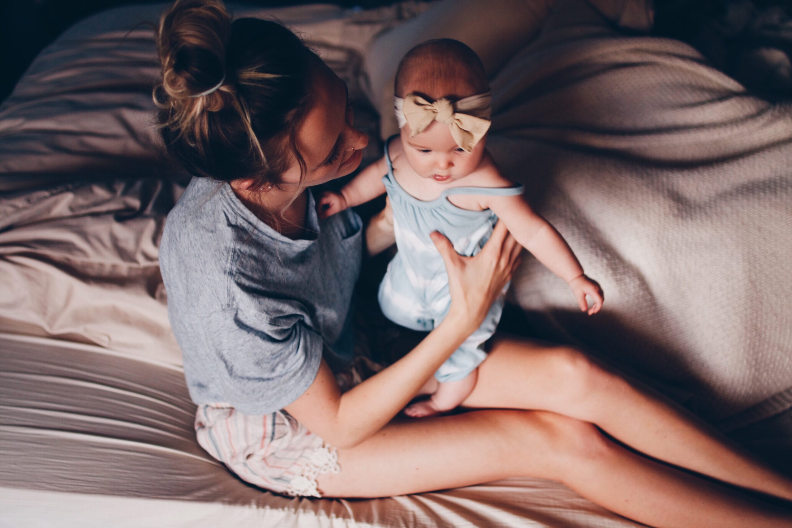 mom-in-bed-w-baby - Processed with VSCO with hb1 preset