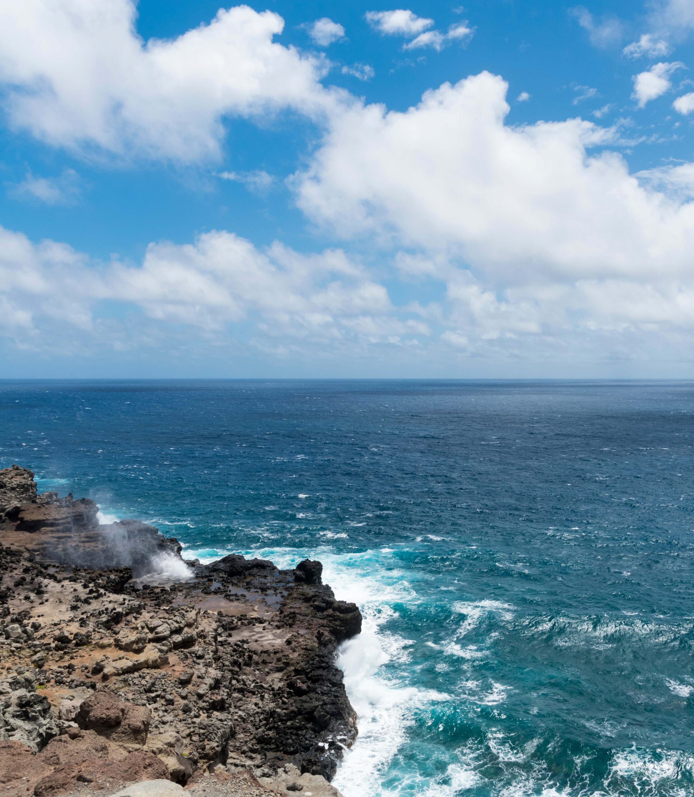 rock-lava-northern-coast-of-maui_t20_goox48