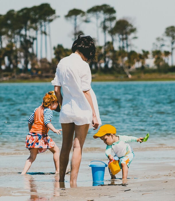 223743-mom-sand-kids.jpg
