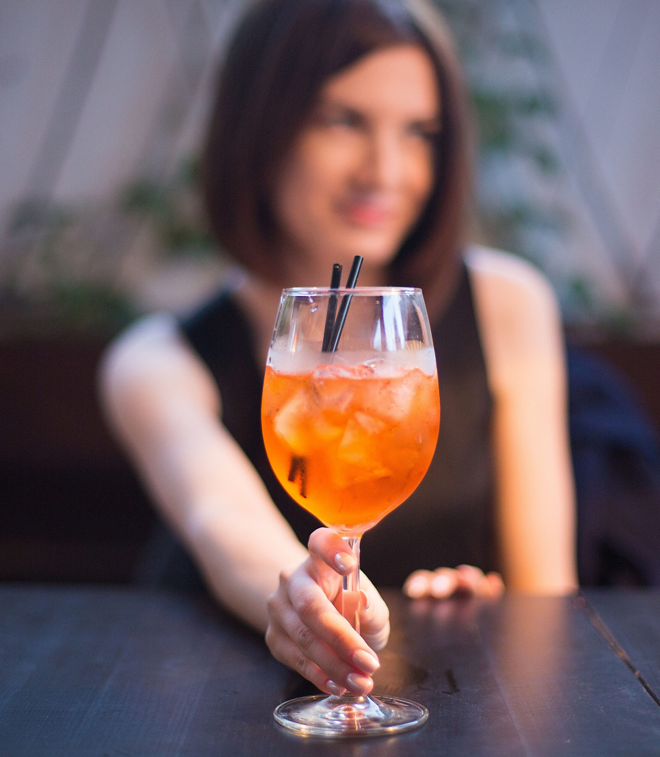 227623-juice-cocktail-woman_t20_p3jrar-1.jpg