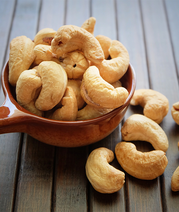 228121-cashews-shutterstock_1169106031.jpg