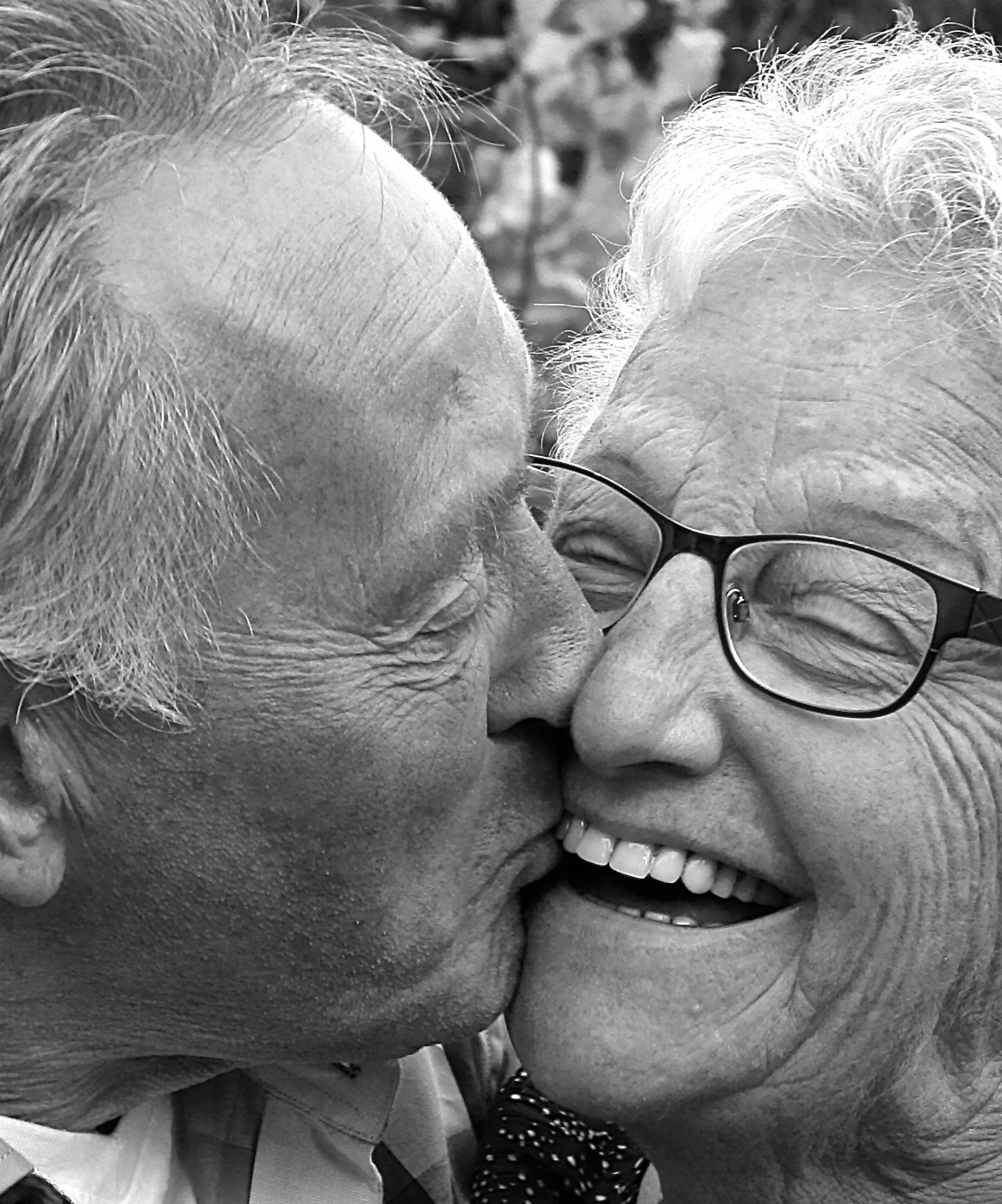 228781-traits-cool-grandparents-loves-flirting.jpg