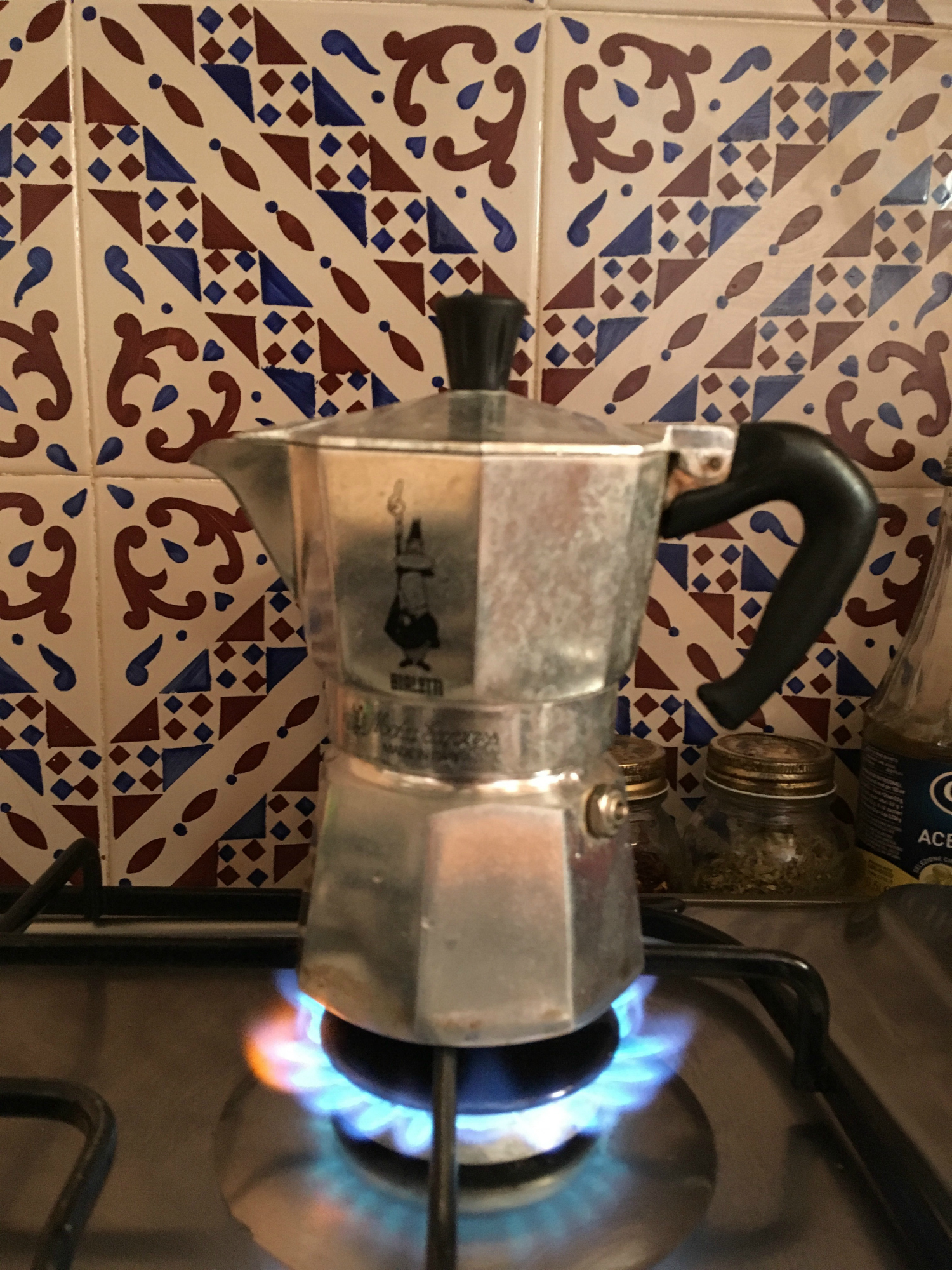 229157-show-wife-appreciation-make-coffee.jpg
