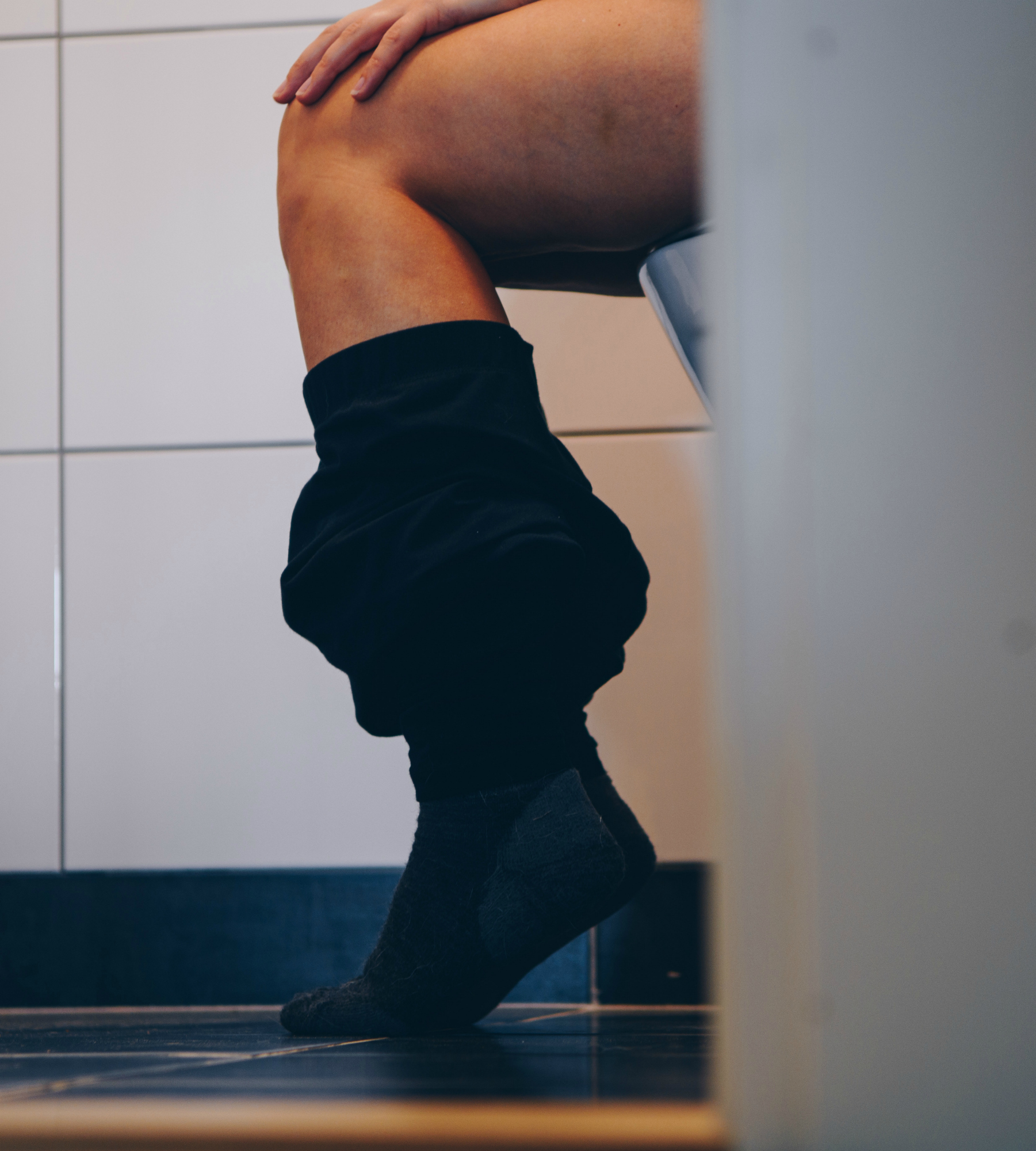 230649-early-signs-ovarian-cancer-constipation.jpg