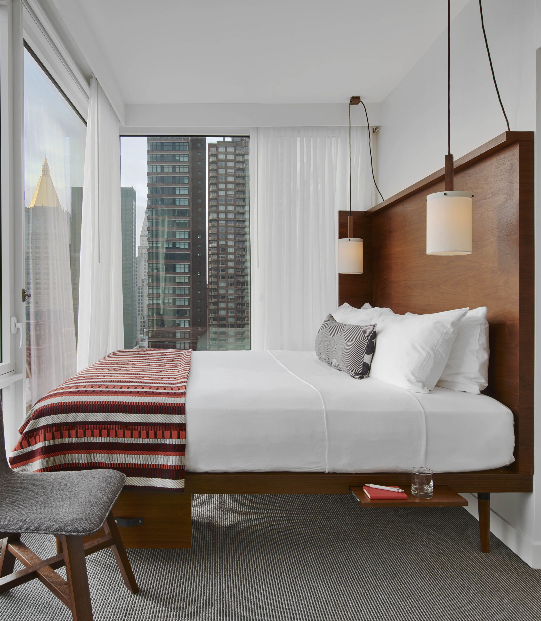 230824-72-arlo-nomad-king-sky-view-guest-room.jpg