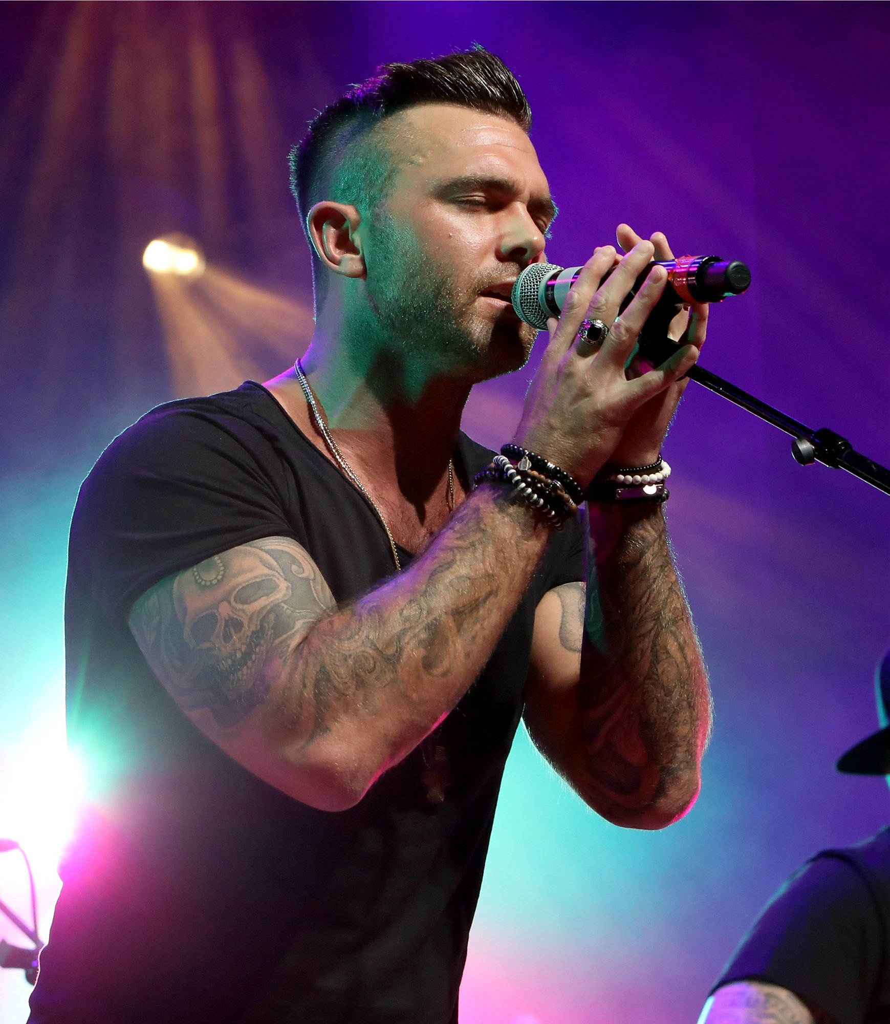 230903-celebrities-alzheimers-touched-jay-allen.jpg