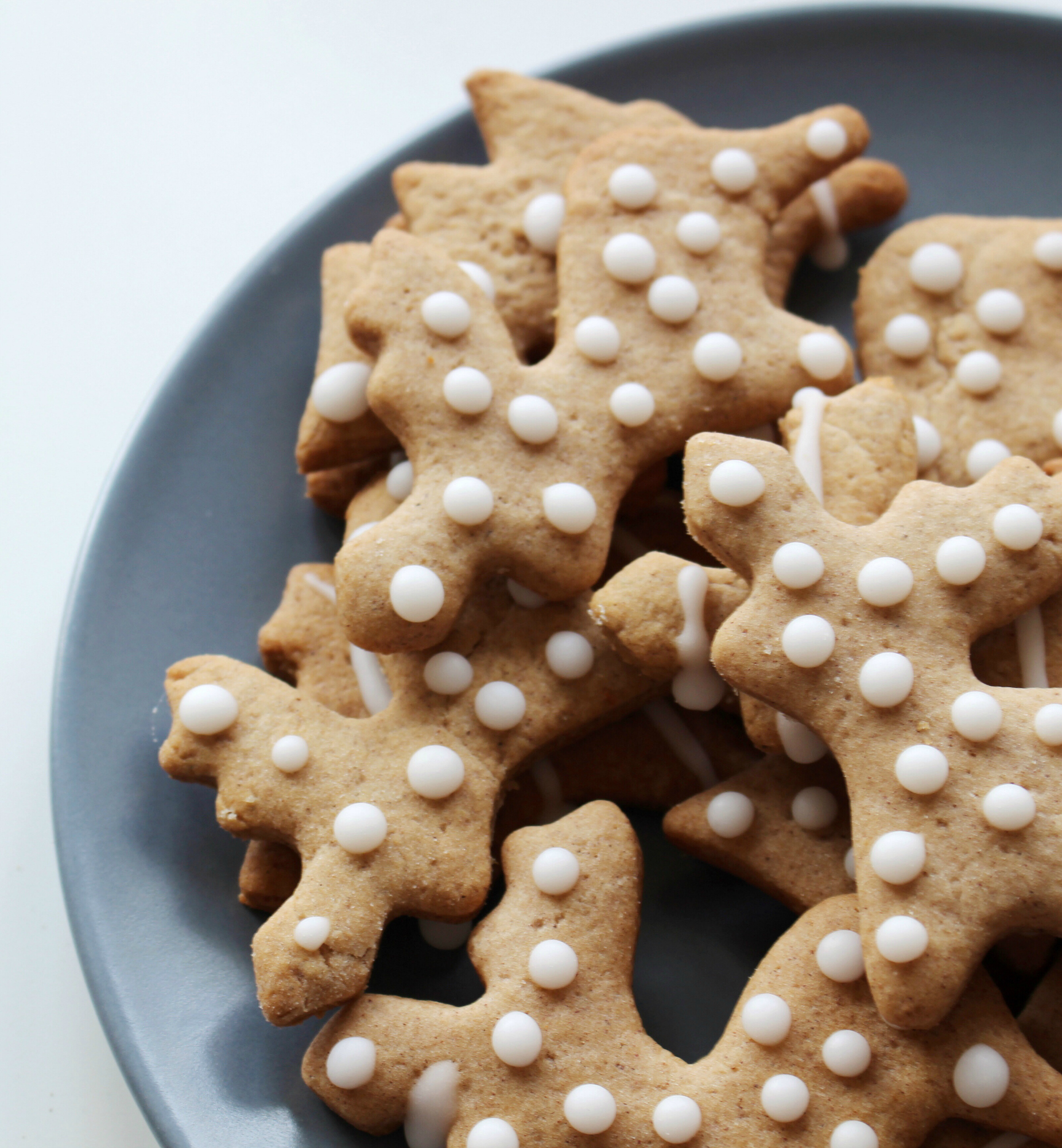 231207-ways-good-neighbor-holiday-cookies.jpg