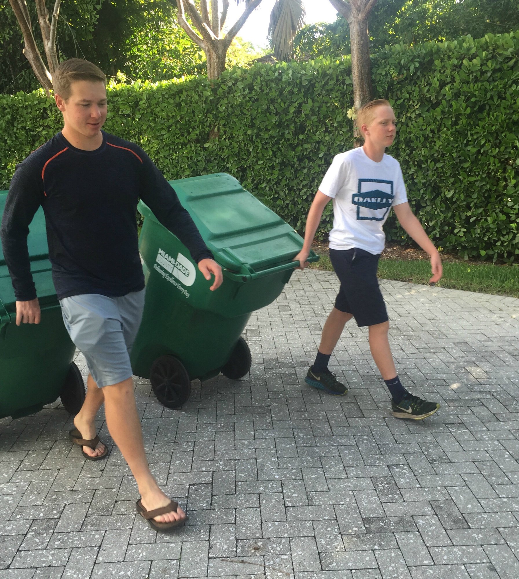 231237-reasons-know-neighbor-trash-away.jpg
