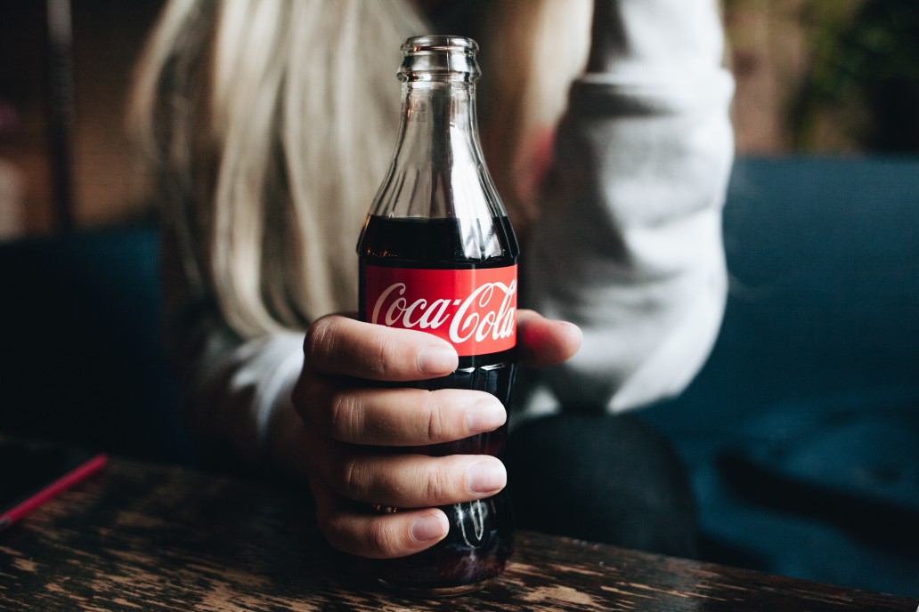 girl-with-a-bottle-of-soda_t20_golk3z