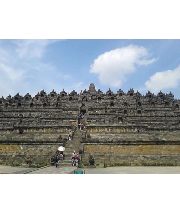 233705-i9-borobudor.jpg