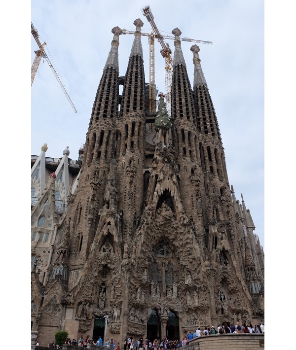 233710-g7-sagrada-familia.jpg