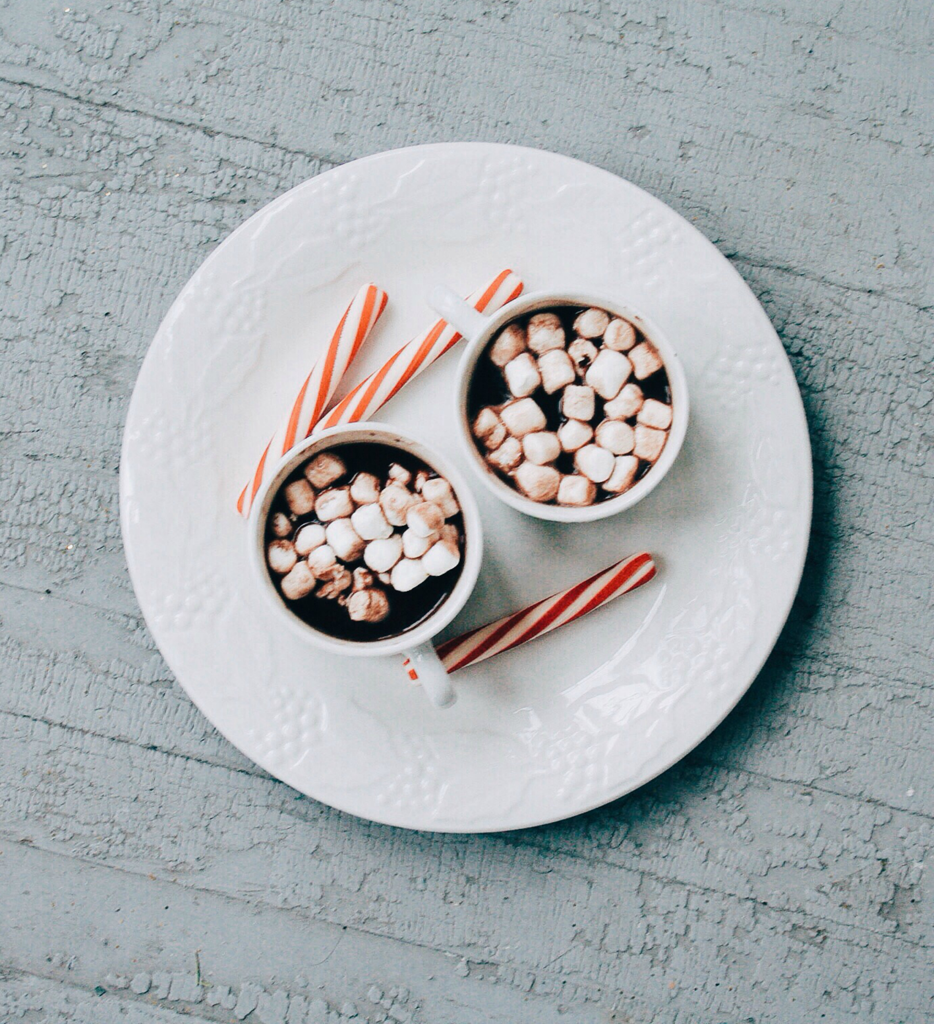 healthy-holiday-eating-dark-hot-chocolate-egg-nog