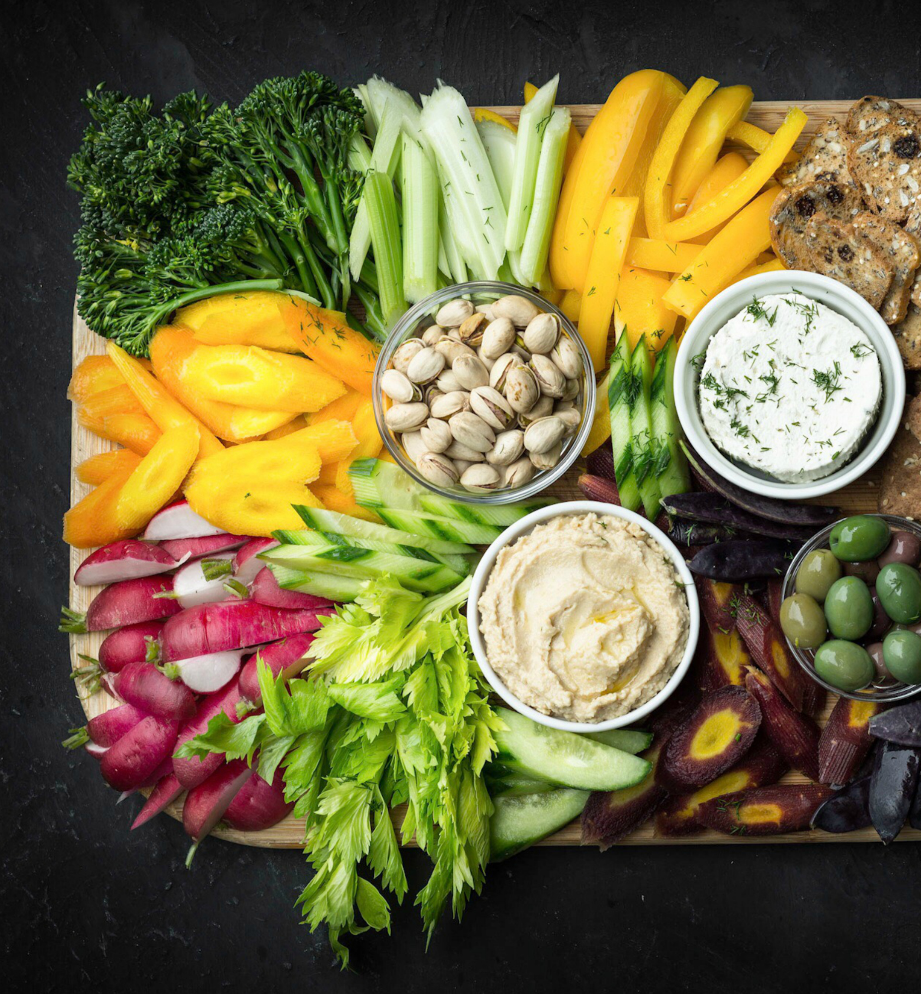 235919-healthy-holiday-eating-load-veggie-tray.jpg